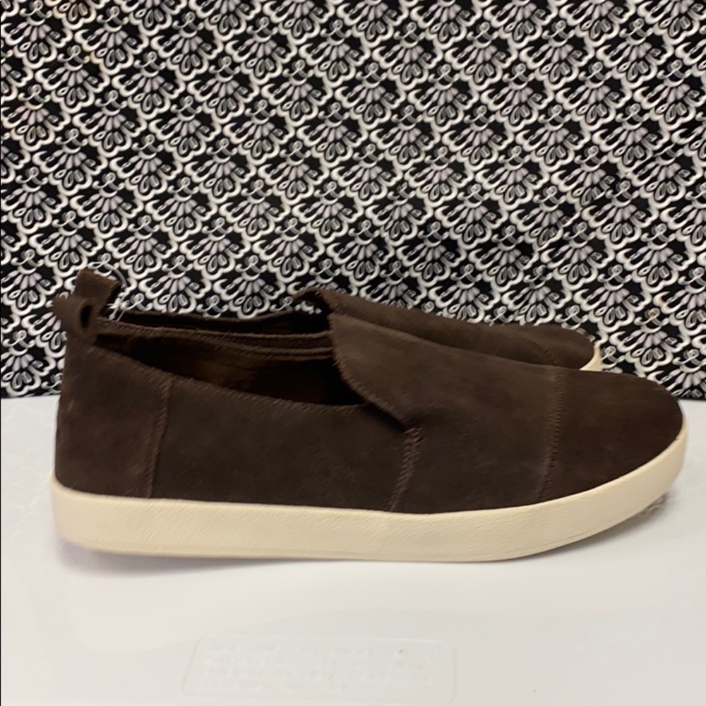 Men’s Toms Size 10 ♥️